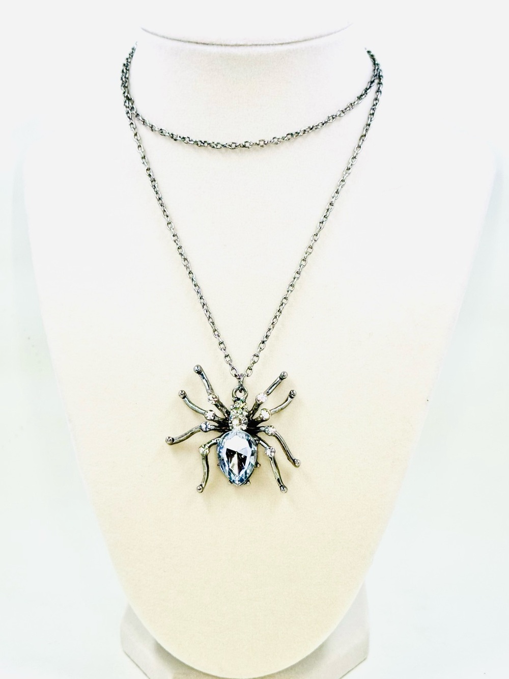 Silver Tone Spider Pendant Necklace With Clear Faceted Rhinestone Body 26”